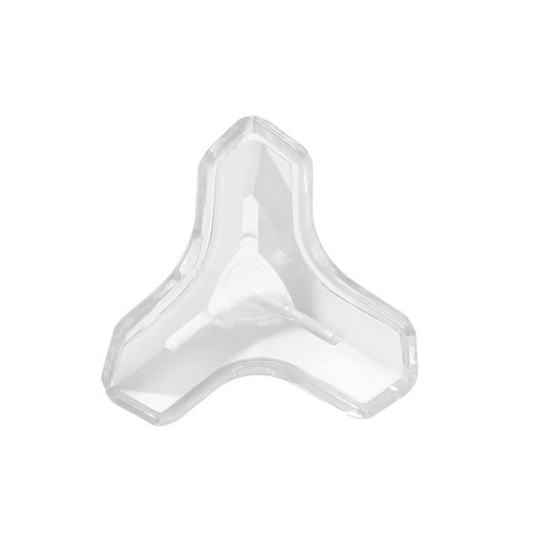 Plastic corner molding